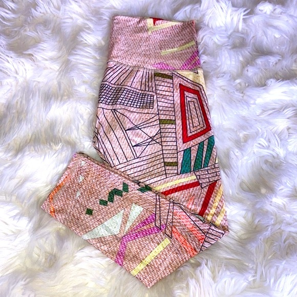 NIYAMA SOL Geometric Beachcomber Crop Leggings - Picture 8 of 12